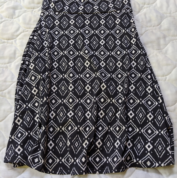 LuLaRoe Dresses & Skirts - Lularoe Azure Skirt Size Small